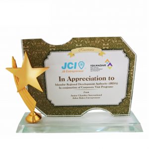 Crystal Plaques Crystal Plaque (Star) CR3031 Crystal Plaques Crystal Plaque (Star) CR3031