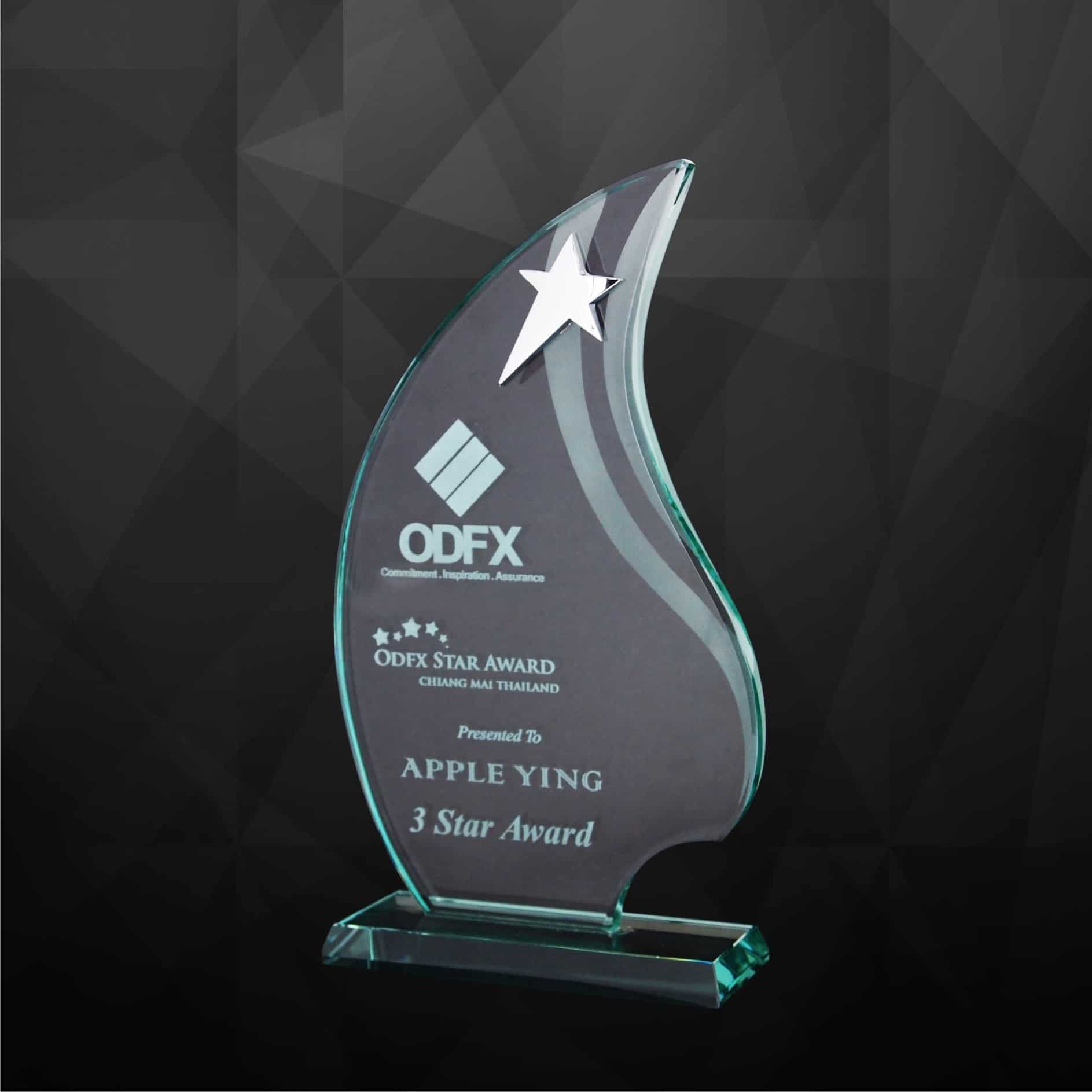 Crystal Plaques Crystal Star Plaque CR9170 Crystal Plaques Crystal Star Plaque CR9170