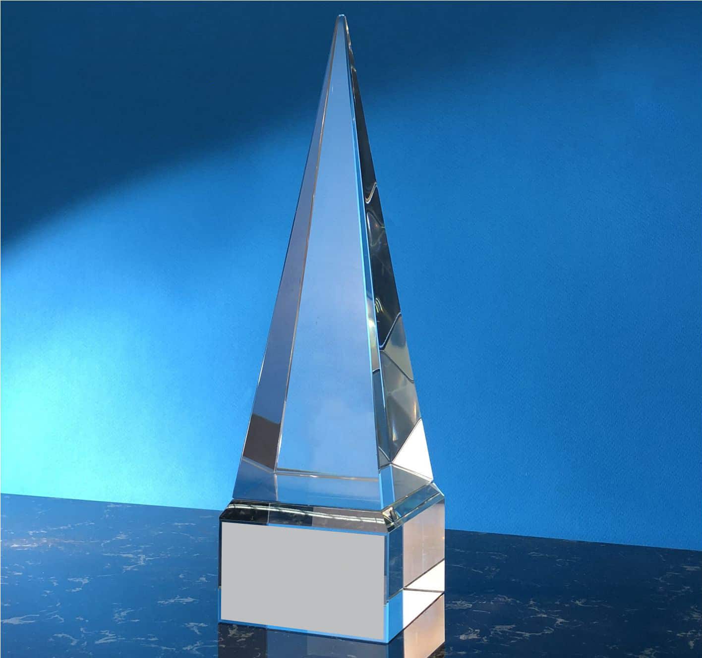 Crystal Trophy Pyramid Crystal Trophy CR9311 Crystal Trophy Pyramid Crystal Trophy CR9311