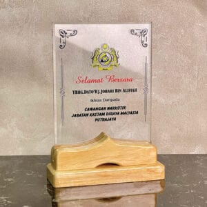 Crystal Plaques Crystal Plaque CR3122 Crystal Plaques Crystal Plaque CR3122